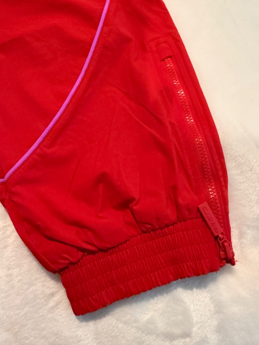 NWT Fabletics Relay Track Jogger Pants Red Size M Zip Ankle MSRP $89.95 - Picture 7 of 16